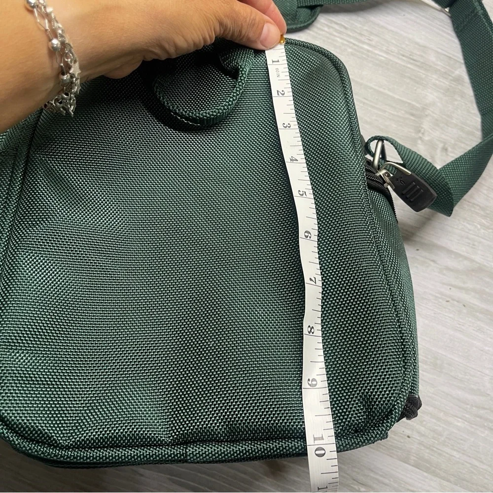 Ricardo Beverly Hills Green Canvas Crossbody Messenger Travel Bag Luggage